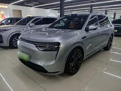 AITO Wenjie M8 2025