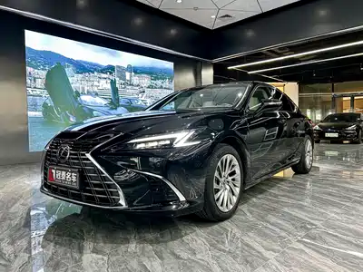 Lexus ES 2025