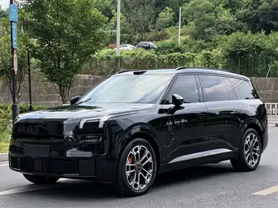Lynk & Co 900 2025