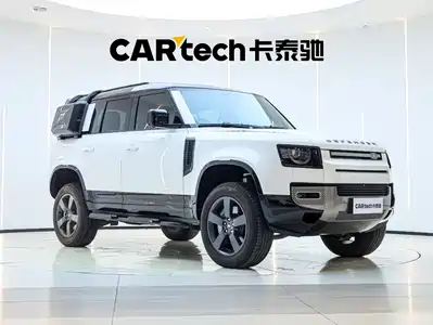 Land Rover Defender 2024