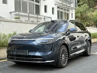 AITO Wenjie M8 2025