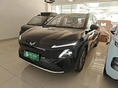 Wuling Motors Starlight S 2025