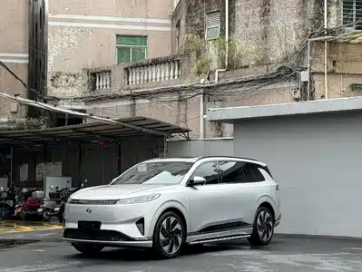 Dongfeng Yipai eπ008 2024