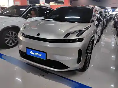 Lynk & Co 08 EM-P 2025