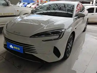 BYD Seal 07 DM-i 2025