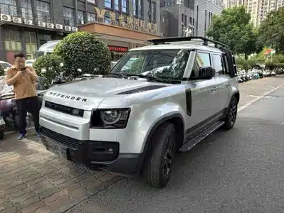 Land Rover Defender 2020