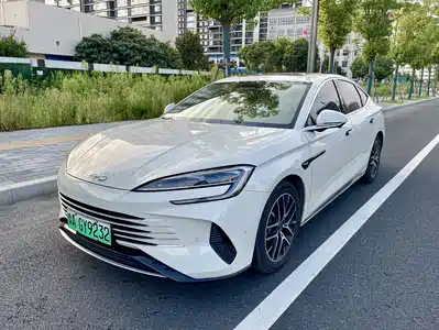 BYD Seal 07 DM-i 2025