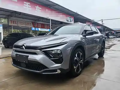 Citroën Versailles C5 X 2025