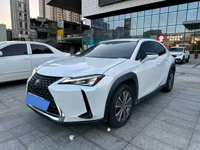Lexus UX 2021
