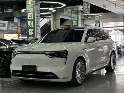 AITO Wenjie M8 2025