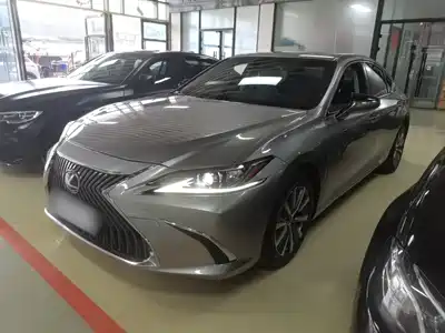 Lexus ES 2020