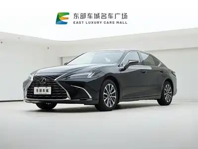 Lexus ES 2025