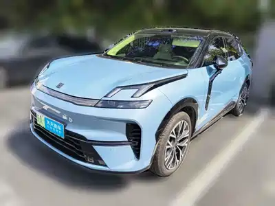 Lynk & Co 08 EM-P 2025