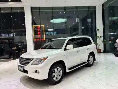 Lexus LX 2011