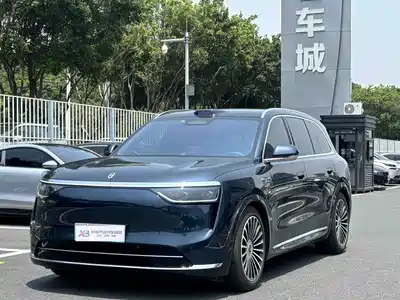 AITO Wenjie M8 2025