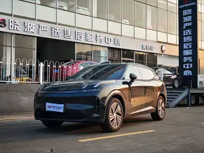 Lynk & Co 08 EM-P 2024