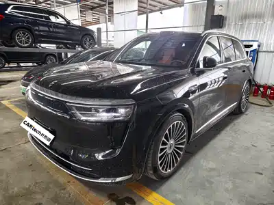 AITO Wenjie M8 2025
