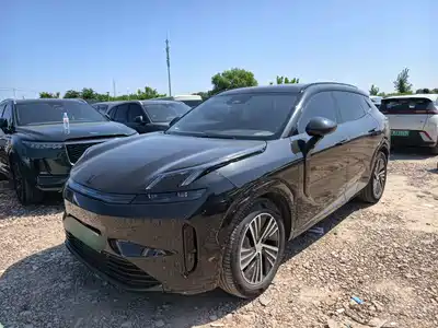 Lynk & Co 08 EM-P 2024