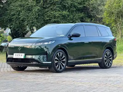 Dongfeng Yipai eπ008 2025
