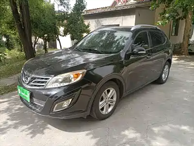 GAC Trumpchi GS5 2014