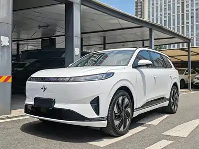 Dongfeng Yipai eπ008 2024