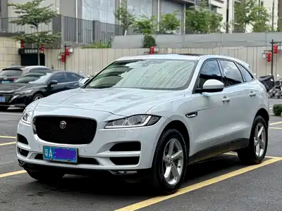 Jaguar F-PACE 2016