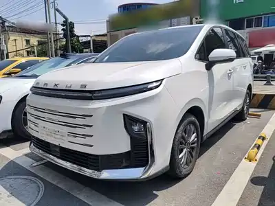 SAIC Maxus G50 PHEV 2025