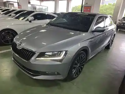 Škoda Superb 2016