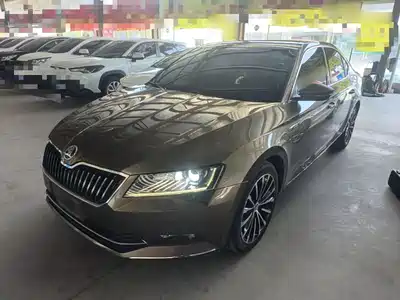 Škoda Superb 2016