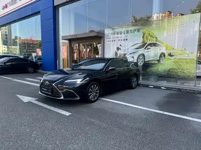 Lexus ES 2025