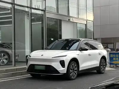 NIO ES8 2024