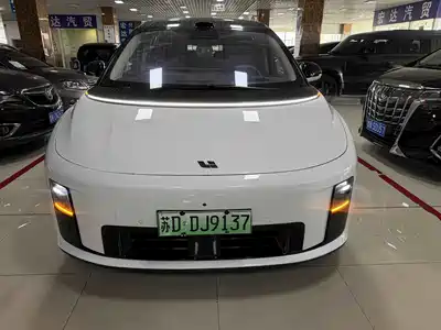 Li Auto i8 2025