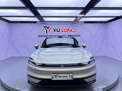 Changan Qiyuan A06 2025