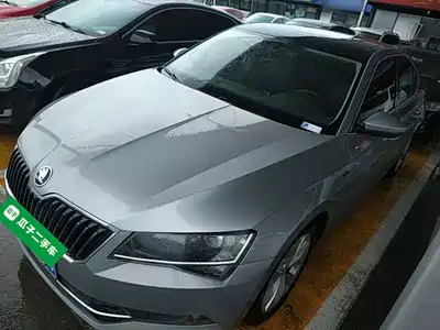 Škoda Superb 2016