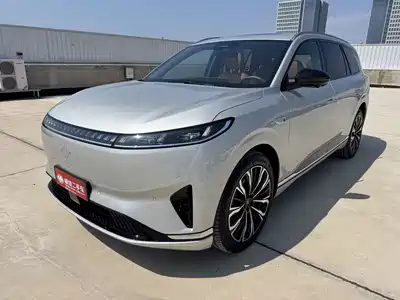 Dongfeng Yipai eπ008 2025