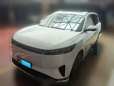 Dongfeng Yipai eπ008 2024