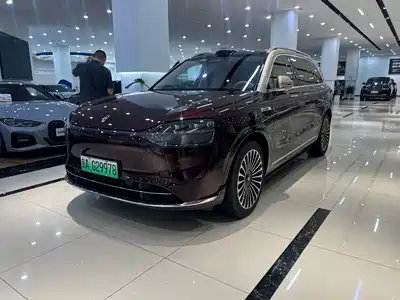 AITO Wenjie M9 2025