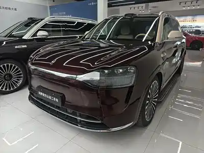 AITO Wenjie M9 2025