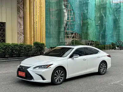 Lexus ES 2020