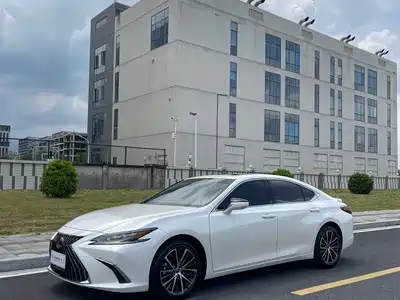 Lexus ES 2023