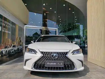 Lexus ES 2024