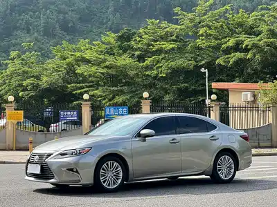 Lexus ES 2018
