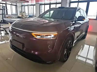 AITO Wenjie M8 2025