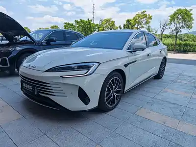 BYD Seal 07 DM-i 2025