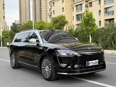 AITO Wenjie M9 2025