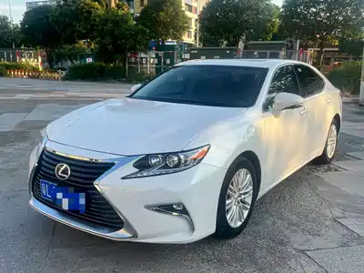 Lexus ES 2016