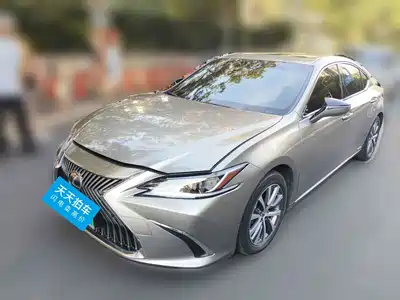Lexus ES 2020