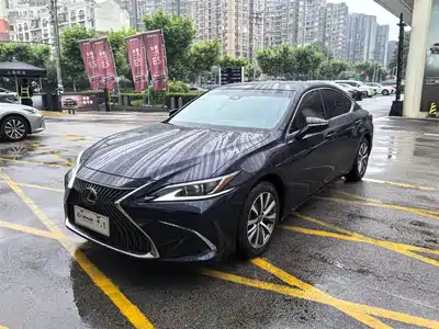 Lexus ES 2020