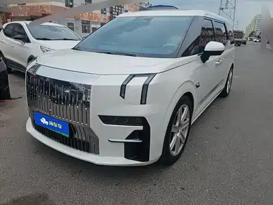 ZEEKR 009 2023