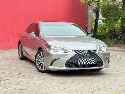 Lexus ES 2021